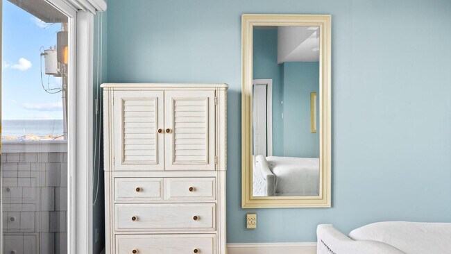 Building Photo - 224 Boardwalk-SI ID1309012P