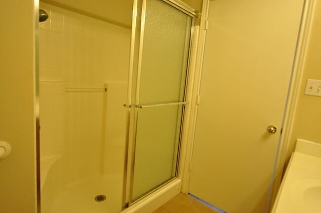 Building Photo - Custom Built Home in Flint!