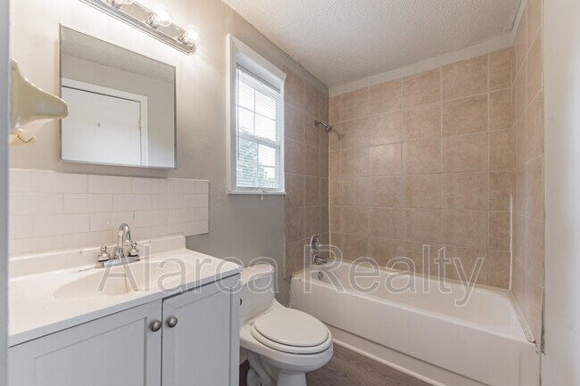 Building Photo - 9333 Kendall Dr