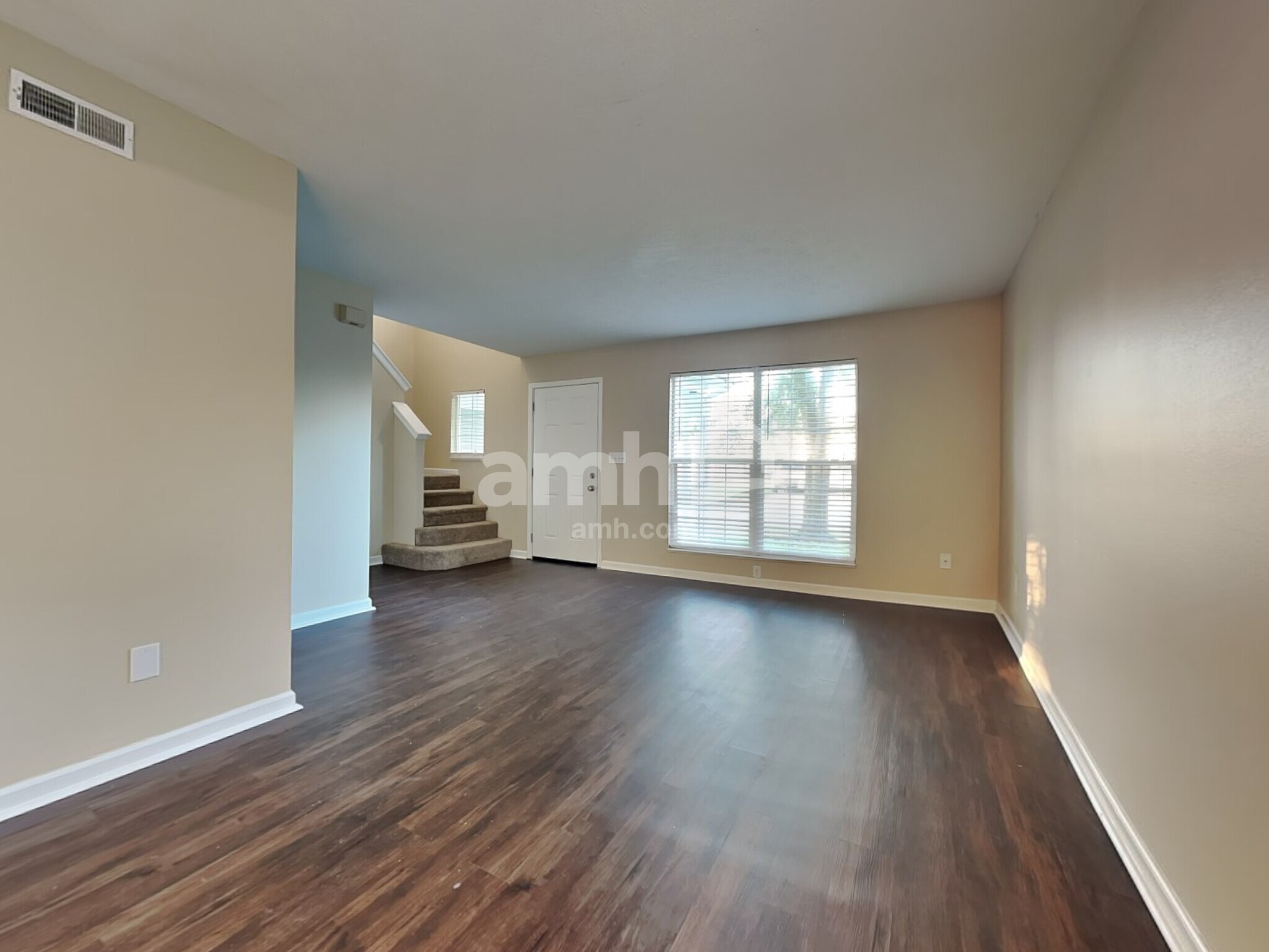 Building Photo - 10201 Stillwell Dr