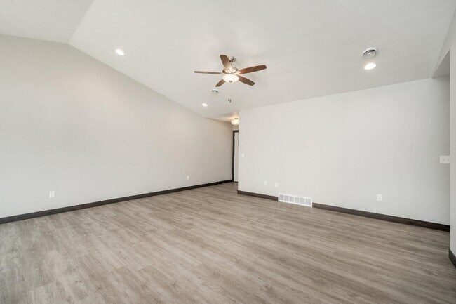 Building Photo - 4509 W 35th St N