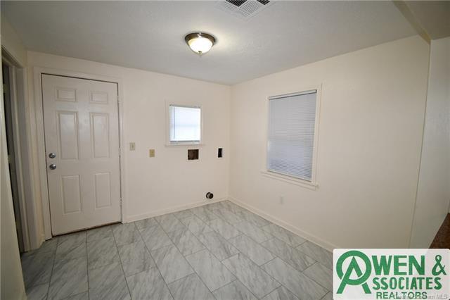 Building Photo - 807 Gulf St
