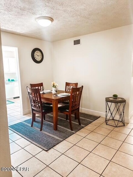 Building Photo - 2175 Frankford Ave