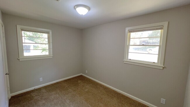 Building Photo - 3-Bedroom with so much to offer !