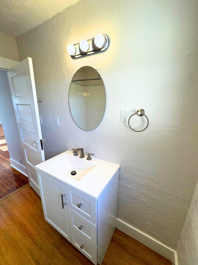 Building Photo - East AVL - Renovated Oakley Bungalow