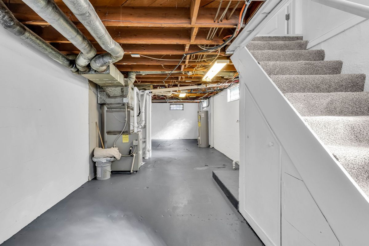 Building Photo - 3134 Medina Ave