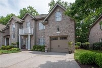 Building Photo - 3 Bedroom 2.5 Bath Townhouse style Condo in Great Neck