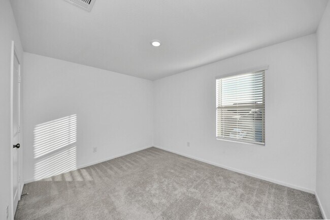 Building Photo - 5139 Sunvalley Bend Dr