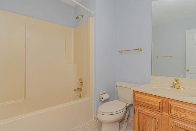 Building Photo - Immaculate 3bedroom 2.5 Townhouse on Kempsville Green Gold Couse