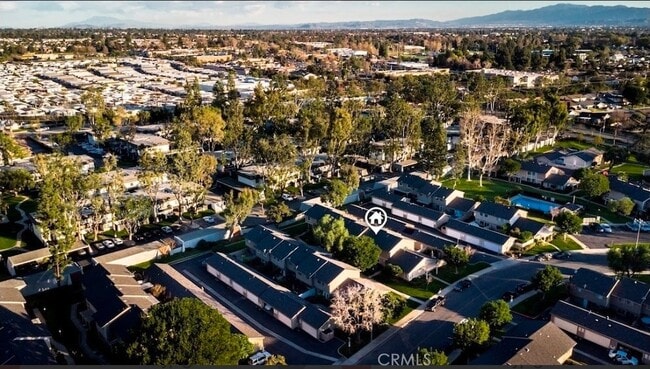 Building Photo - 3868 Chelsea Dr