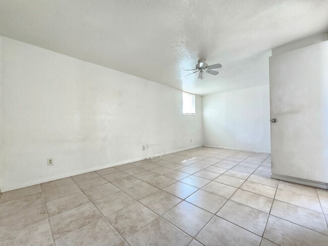 Building Photo - Comfortable Home For rent