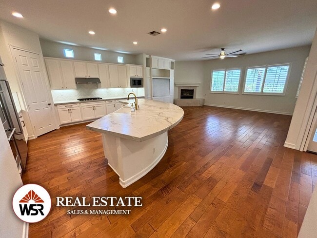 Building Photo - Beautifully upgraded LARGE home with a pool and basketball court in Mockingbird Canyon!