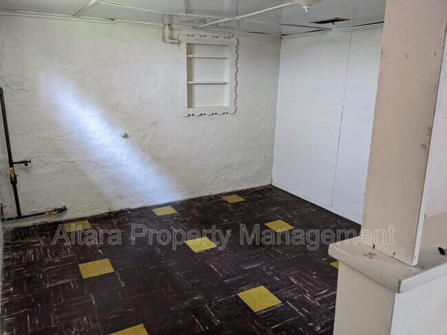 Building Photo - 1824 S Franklin St