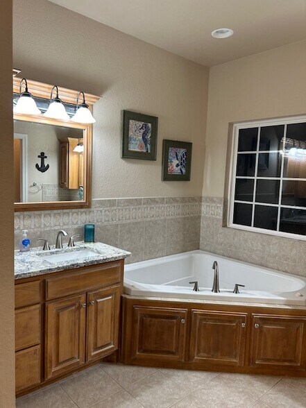 Building Photo - 4801 Chaparral Run