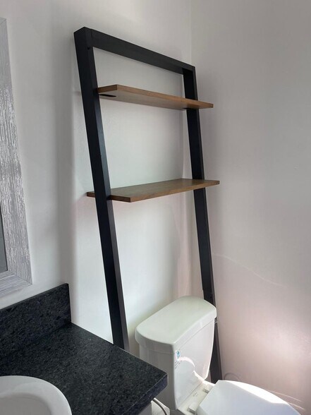 Building Photo - 1245 Crenshaw Blvd