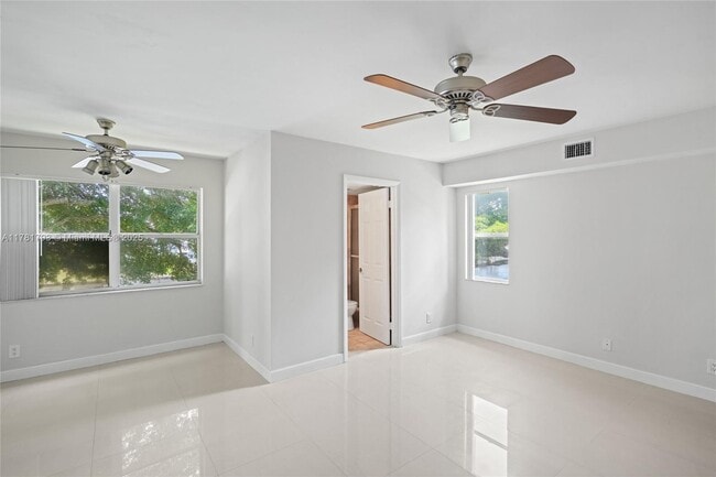 Building Photo - 7640 Westwood Dr