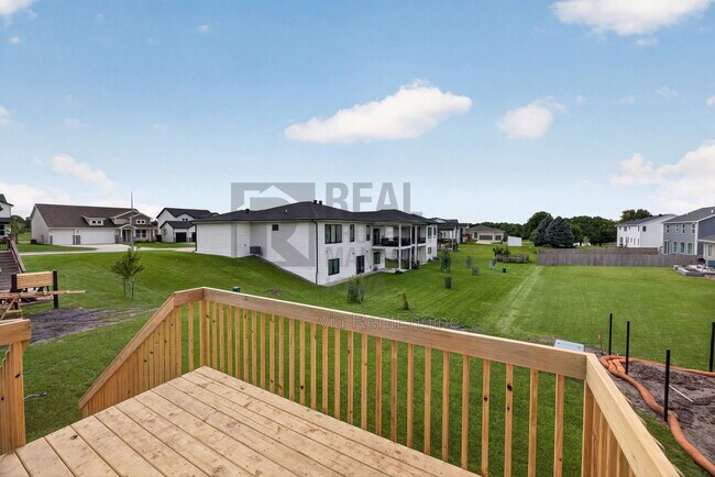 Building Photo - 8914 Hickory Dr