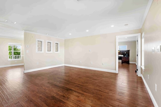 Building Photo - 7211 Bay Crest Rd