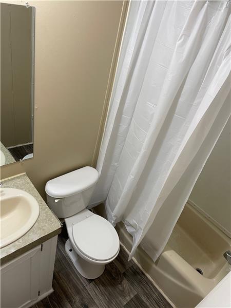 Building Photo - 128 Oxford Ln