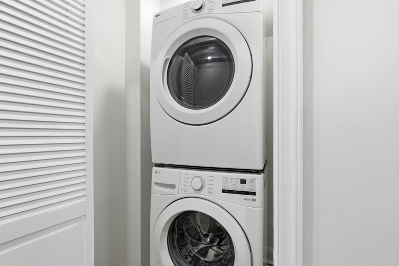 Building Photo - 2206 Cambridge St