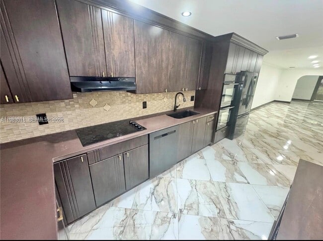 Building Photo - 3994 Estepona Ave