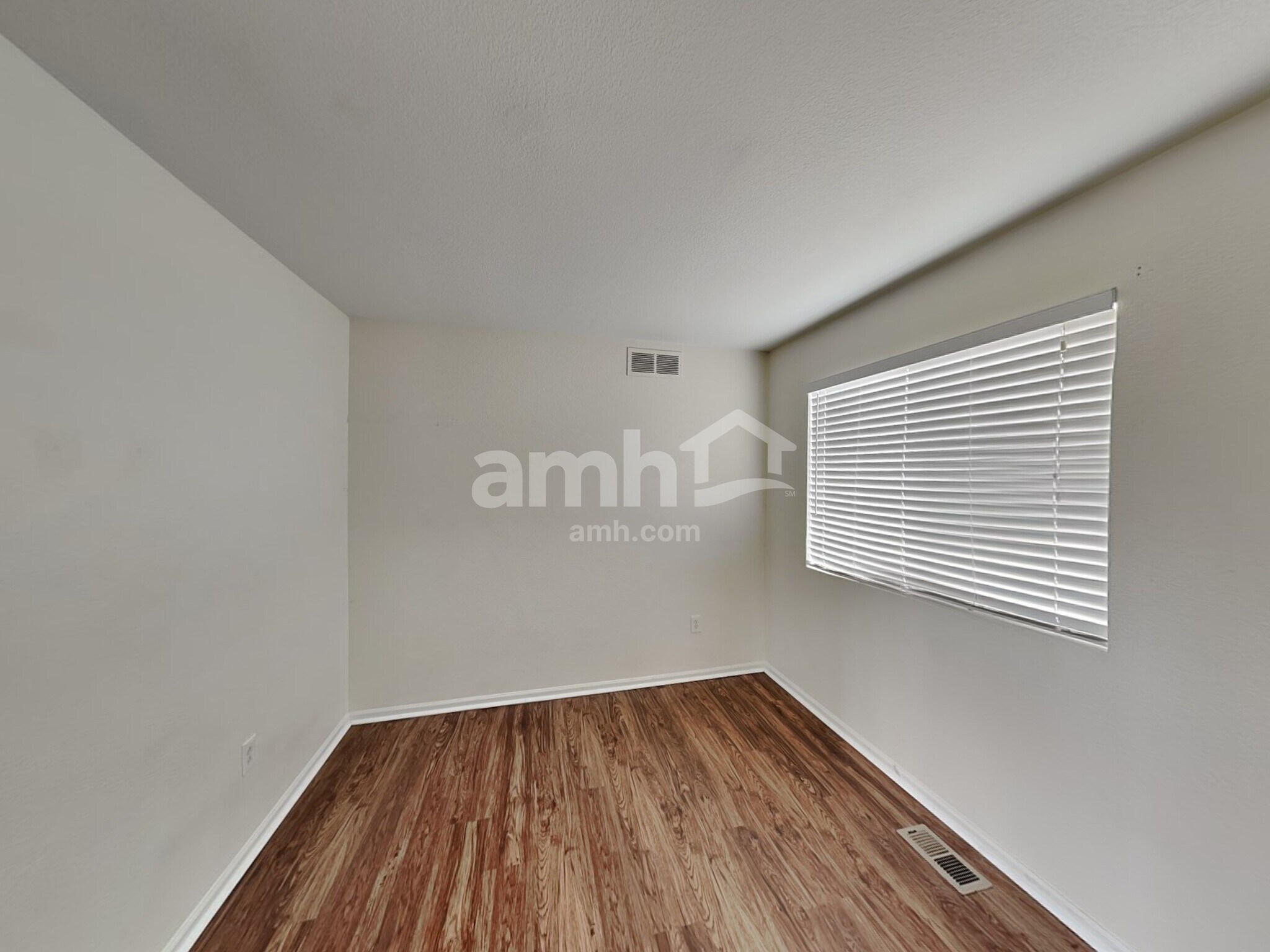 Building Photo - 9752 E 112th Dr