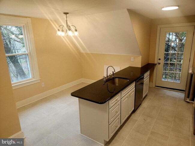 Building Photo - 538 Church Rd