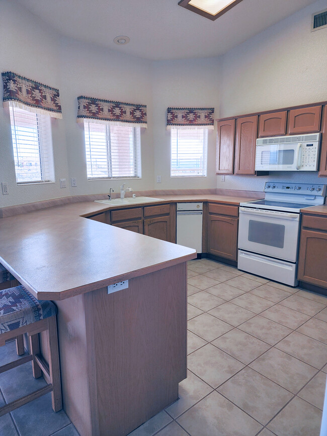 Kitchen - 3790 Canyon Cove Dr