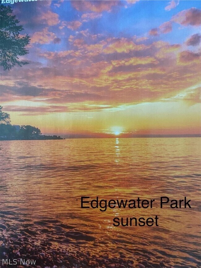 Building Photo - 1240 W 70th St