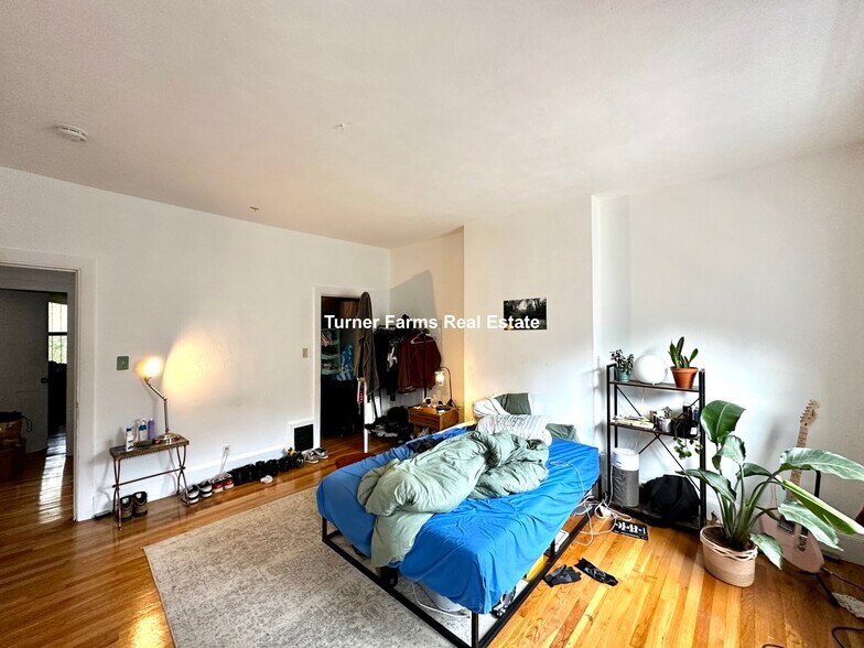 Building Photo - 8 Sewall St