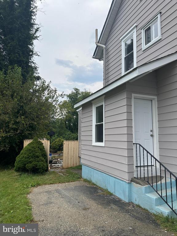 Building Photo - 489 N Church St