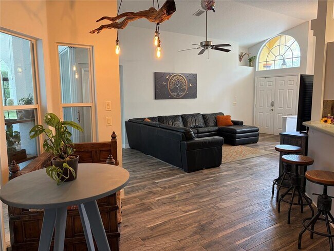 Building Photo - 3205 SE 23rd Pl