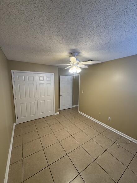 Building Photo - 4841 Bonita Dr