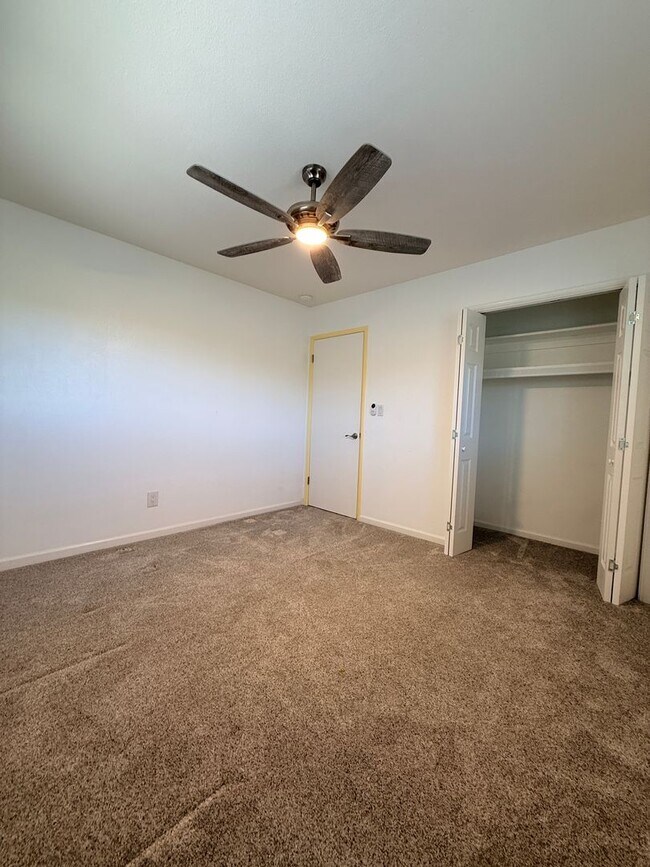 Building Photo - 2245 Sandia Dr