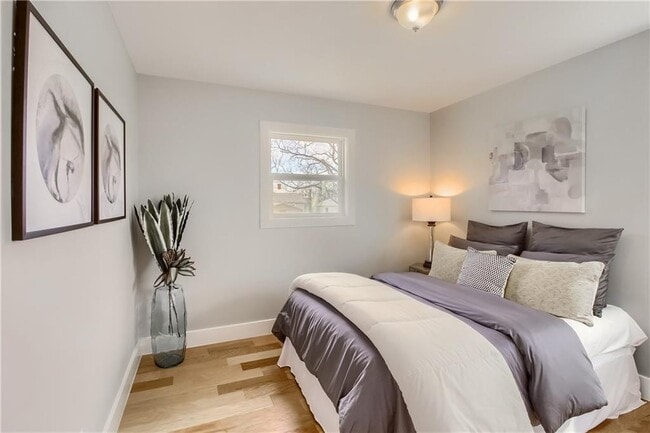 Building Photo - 1805 Rhodes Rd