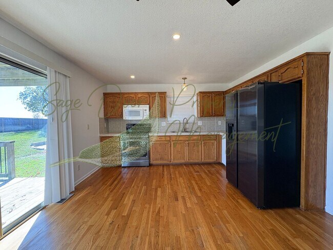 Building Photo - BEAUTIFUL BLUE SPRINGS HOME!!!