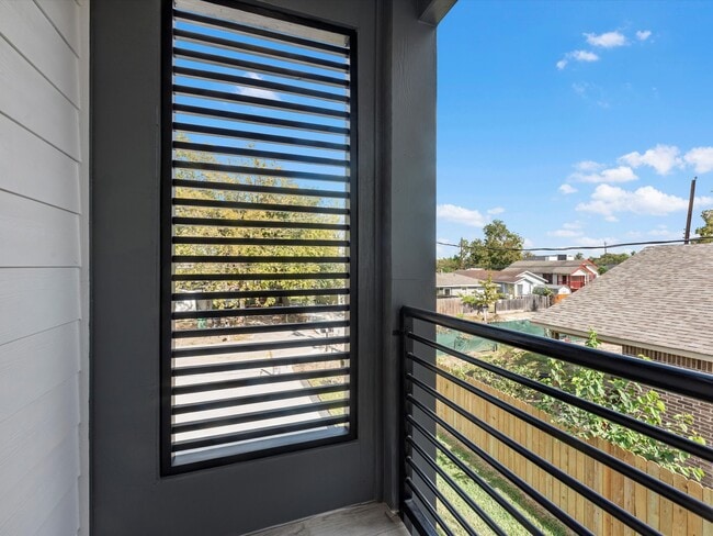 Building Photo - 7802 Queen St