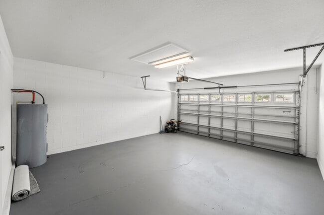 Building Photo - 1621 Town Park Ct