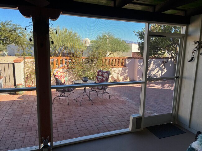 Building Photo - 80 N Los Olmos