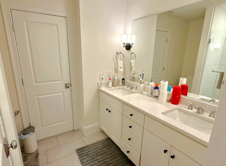 Building Photo - 7 Lily Pond Ln