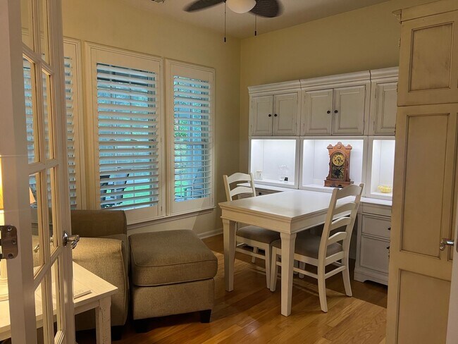 Building Photo - Lovely Furnished Home in The Haven
