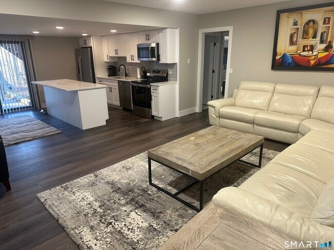 Building Photo - 9 Woodacre Ln