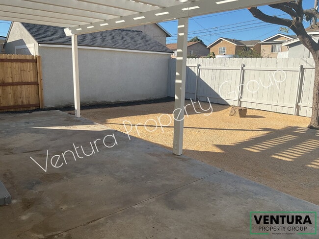 Building Photo - 831 S E St