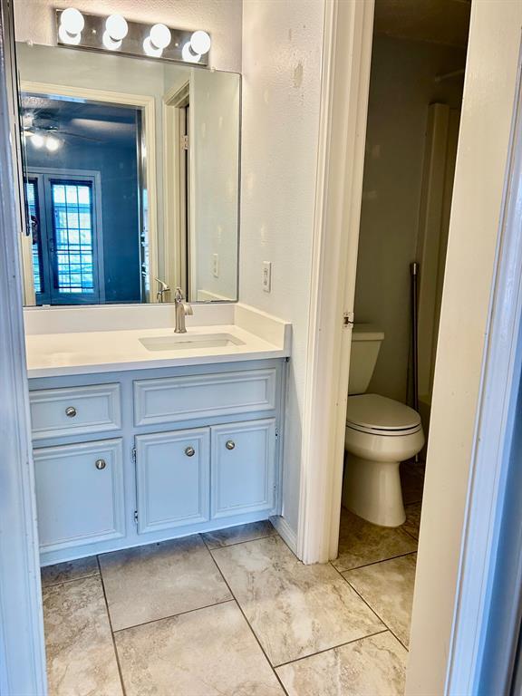 Building Photo - 502 W 17th St