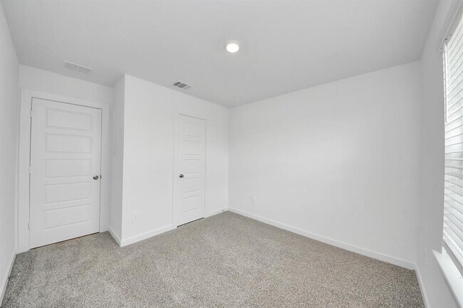 Building Photo - 1306 Palm Tree Ln