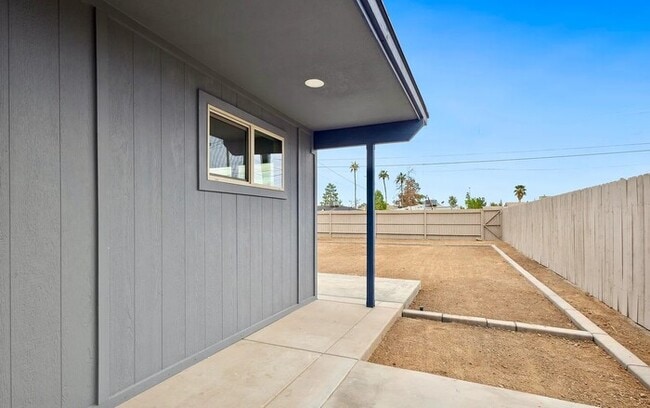 Building Photo - Central Tempe 3br