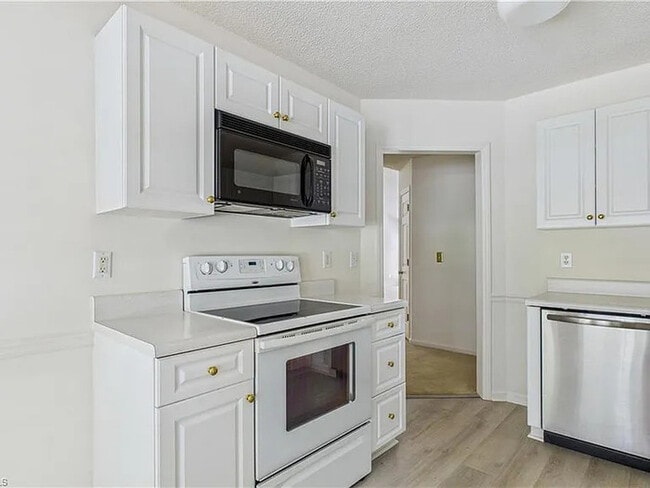 Building Photo - Build Equity While Leasing - Lease to Own