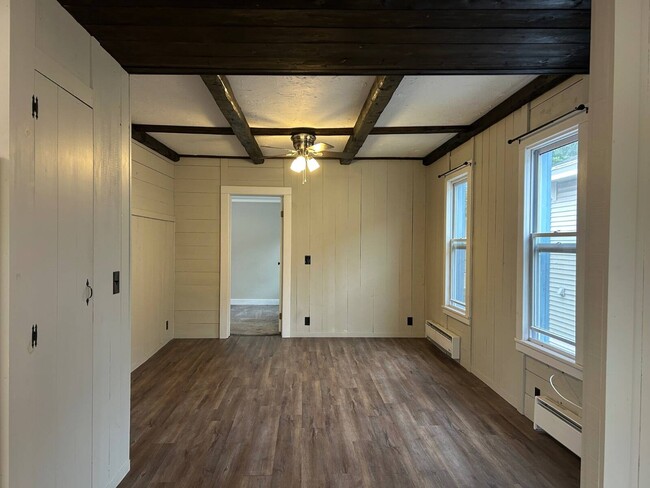 Building Photo - 112 S Melcher St