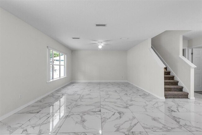 Building Photo - 81 Panorama Dr