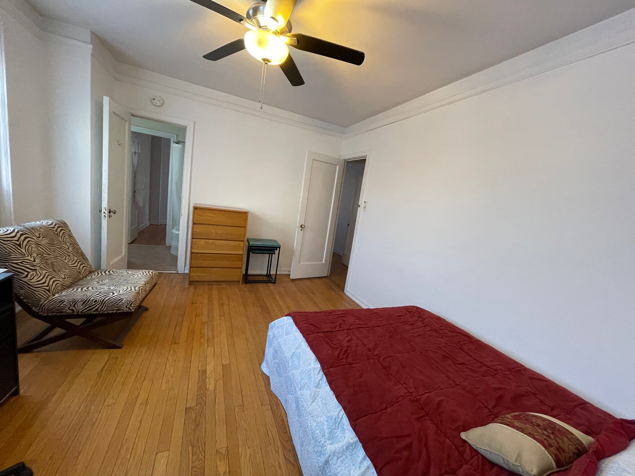 Bedroom 2 - 6334 N Sheridan Rd